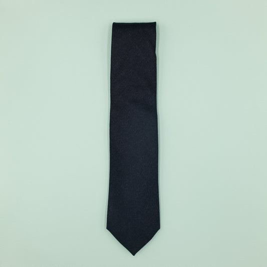 ネイビーのウール無地ネクタイ|FOURBUTTONS Necktie - FOURBUTTONS ONLINE