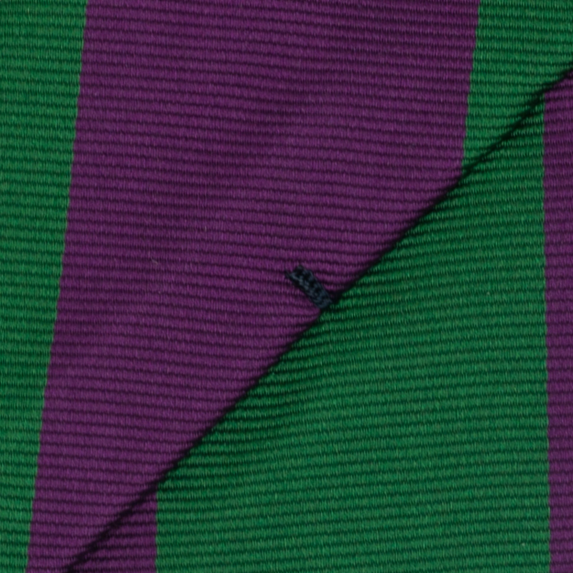 パープルとグリーンのストライプ柄オーニングネクタイ｜FOURBUTTONS Necktie - FOURBUTTONS ONLINE