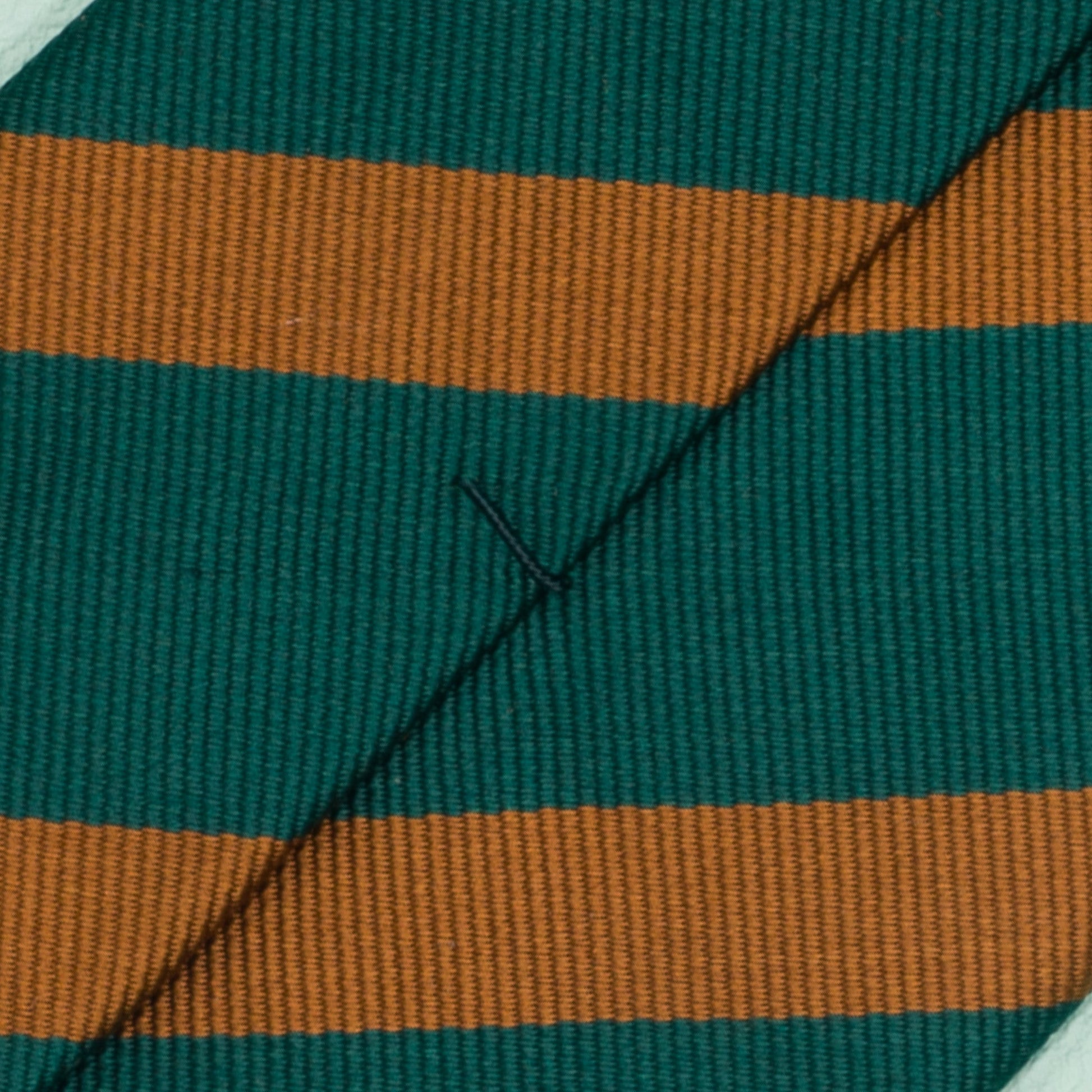 グリーンとオレンジのワンストライプネクタイ｜FOURBUTTONS Necktie - FOURBUTTONS ONLINE