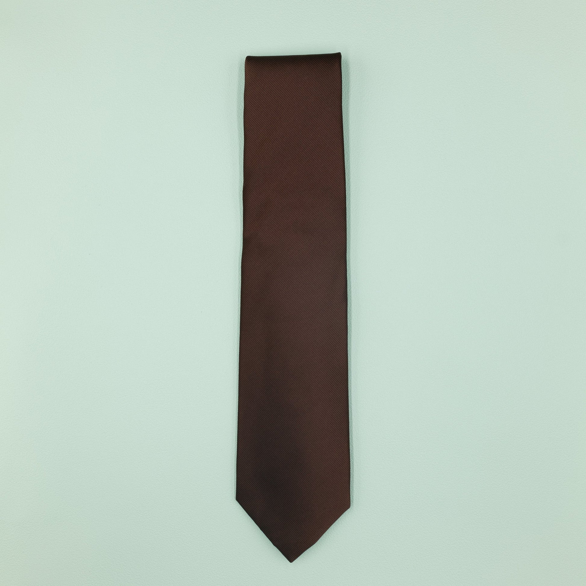 ブラウン無地のトゥルーソリッドネクタイ｜FOURBUTTONS Necktie - FOURBUTTONS ONLINE