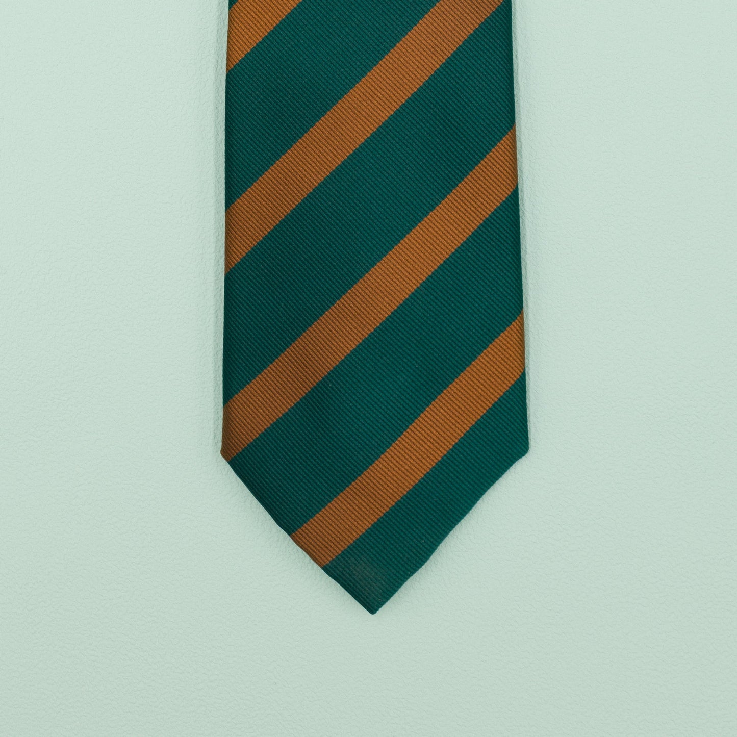 グリーンとオレンジのワンストライプネクタイ｜FOURBUTTONS Necktie - FOURBUTTONS ONLINE