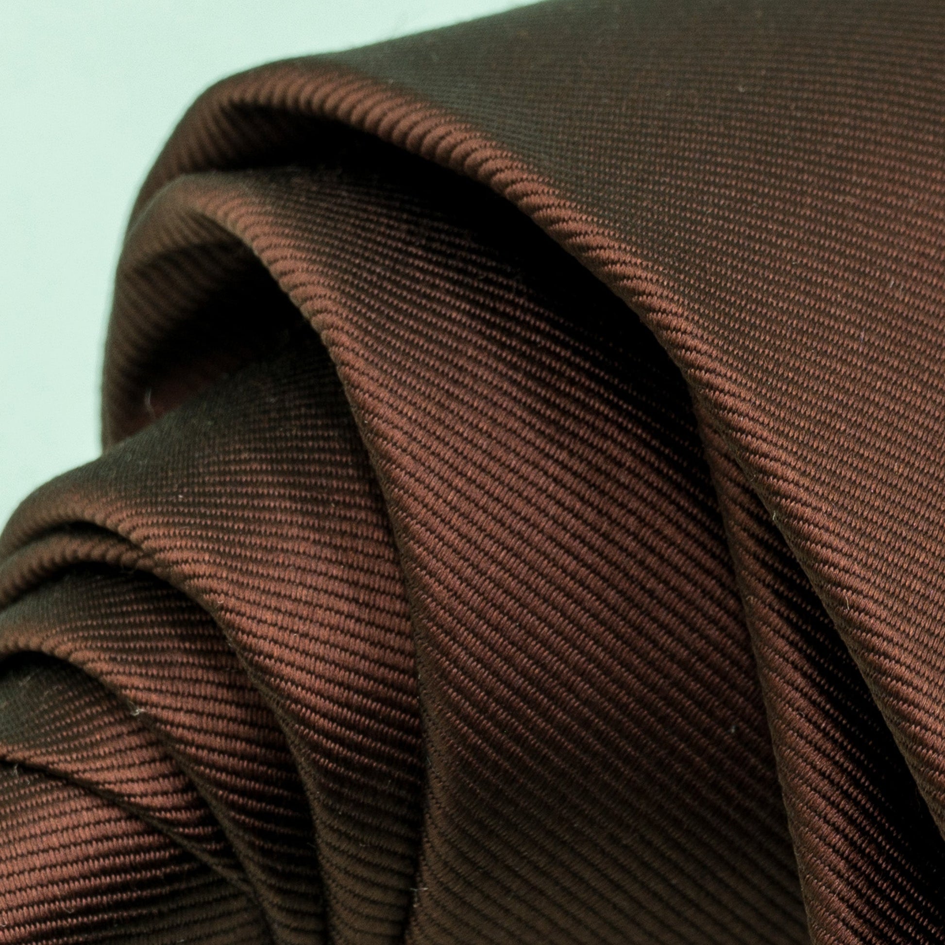 ブラウン無地のトゥルーソリッドネクタイ｜FOURBUTTONS Necktie - FOURBUTTONS ONLINE
