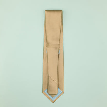 シャンパンゴールドの無地トゥルーソリッドネクタイ｜FOURBUTTONS Necktie - FOURBUTTONS ONLINE