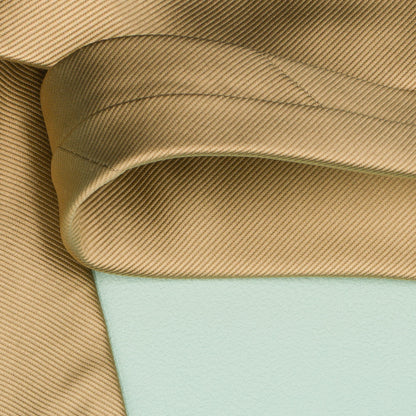 シャンパンゴールドの無地トゥルーソリッドネクタイ｜FOURBUTTONS Necktie - FOURBUTTONS ONLINE