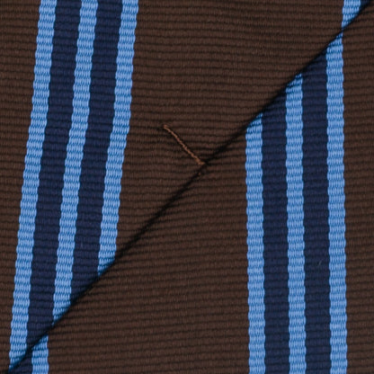ブラウン・ライトブルー・ネイビーのストライプ柄シグネチャーネクタイ｜FOURBUTTONS Necktie - FOURBUTTONS ONLINE