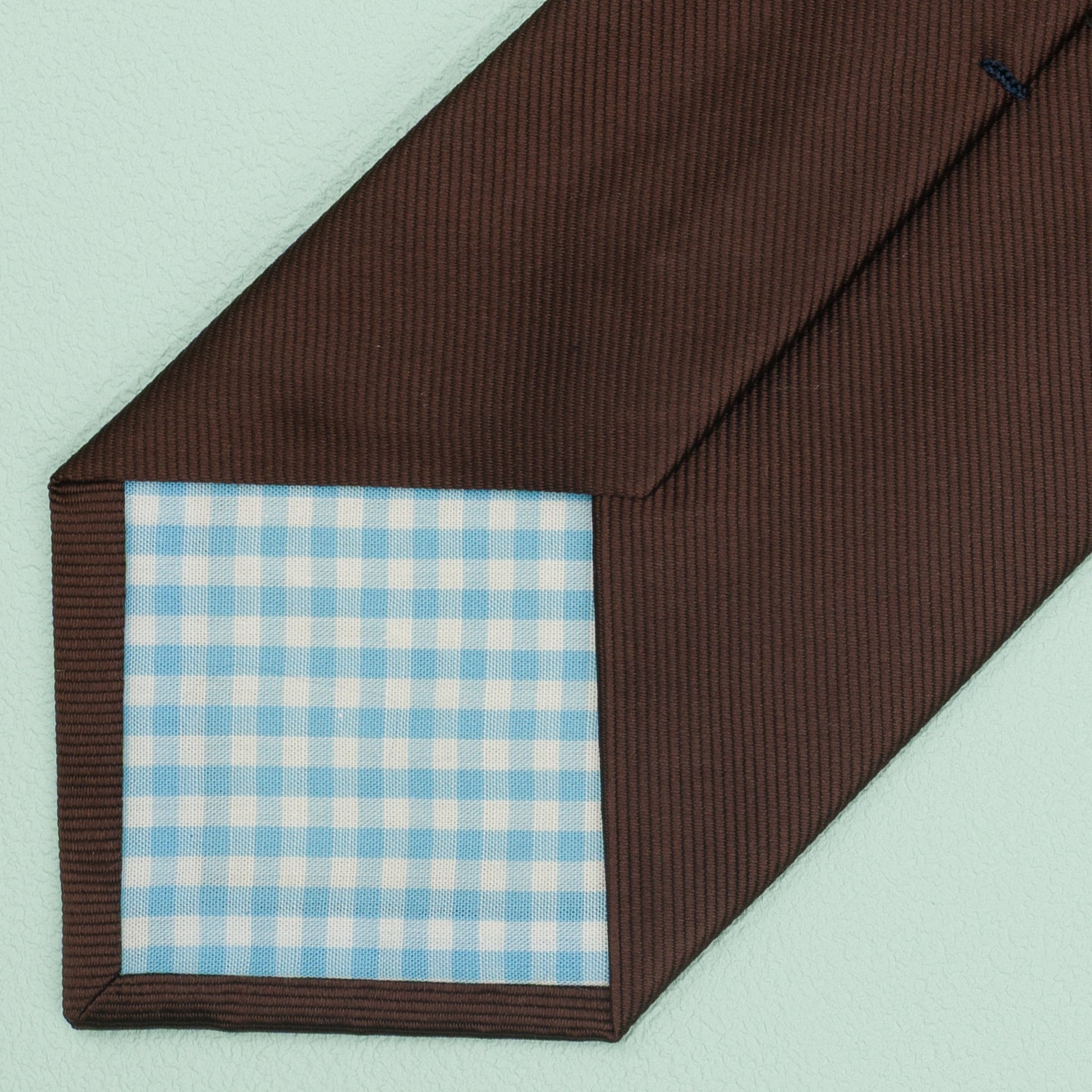 ブラウン無地のトゥルーソリッドネクタイ｜FOURBUTTONS Necktie - FOURBUTTONS ONLINE