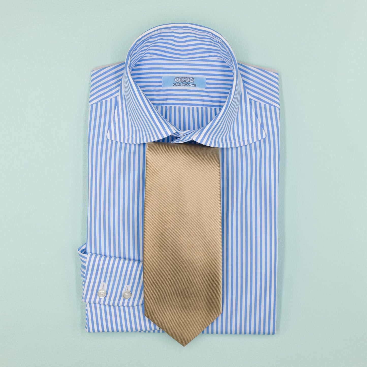 シャンパンゴールドの無地トゥルーソリッドネクタイ｜FOURBUTTONS Necktie - FOURBUTTONS ONLINE