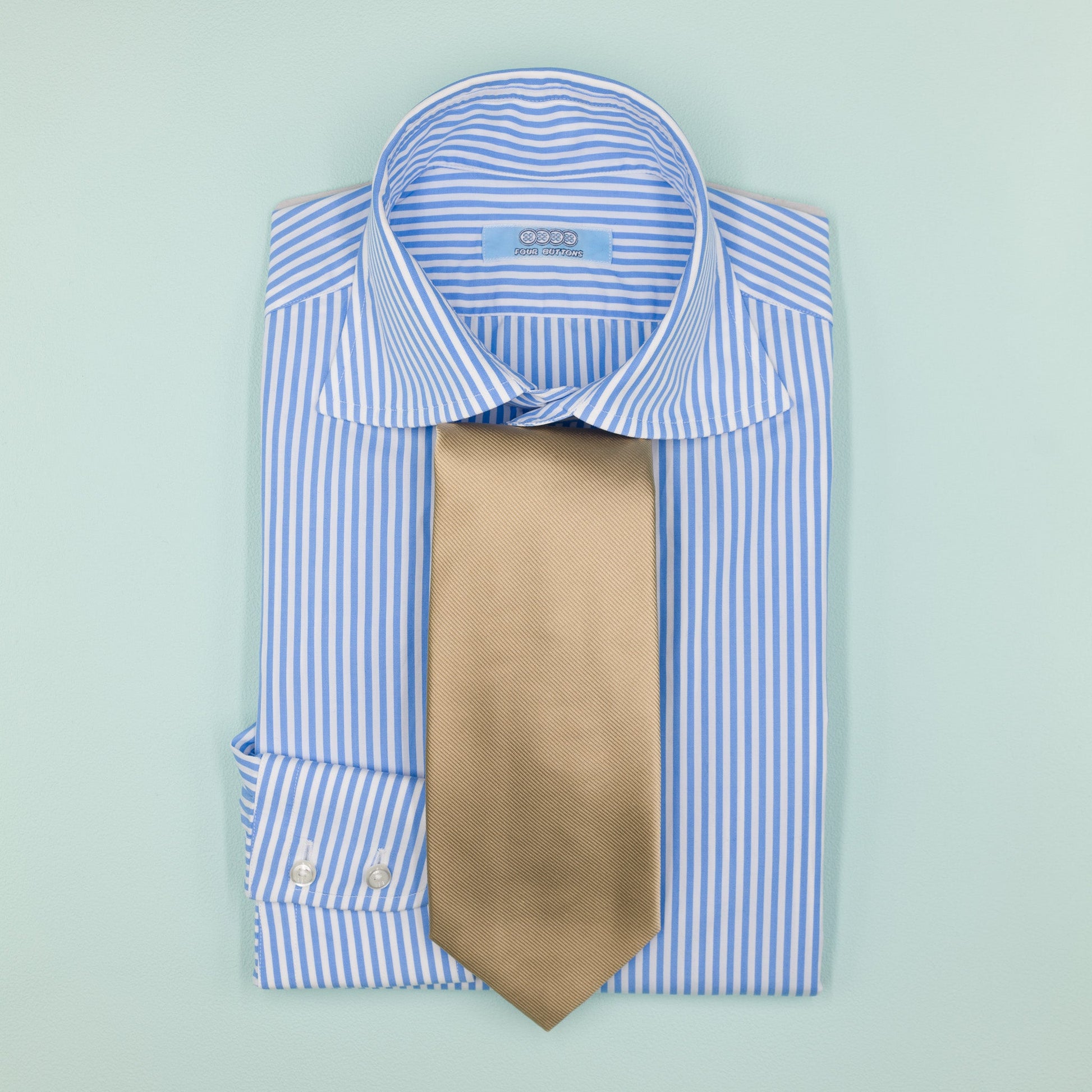シャンパンゴールドの無地トゥルーソリッドネクタイ｜FOURBUTTONS Necktie - FOURBUTTONS ONLINE