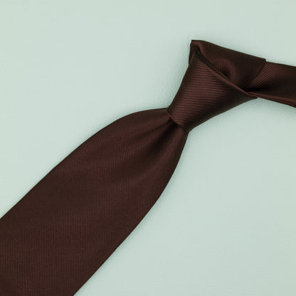 ブラウン無地のトゥルーソリッドネクタイ｜FOURBUTTONS Necktie - FOURBUTTONS ONLINE