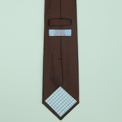 ブラウン無地のトゥルーソリッドネクタイ｜FOURBUTTONS Necktie - FOURBUTTONS ONLINE