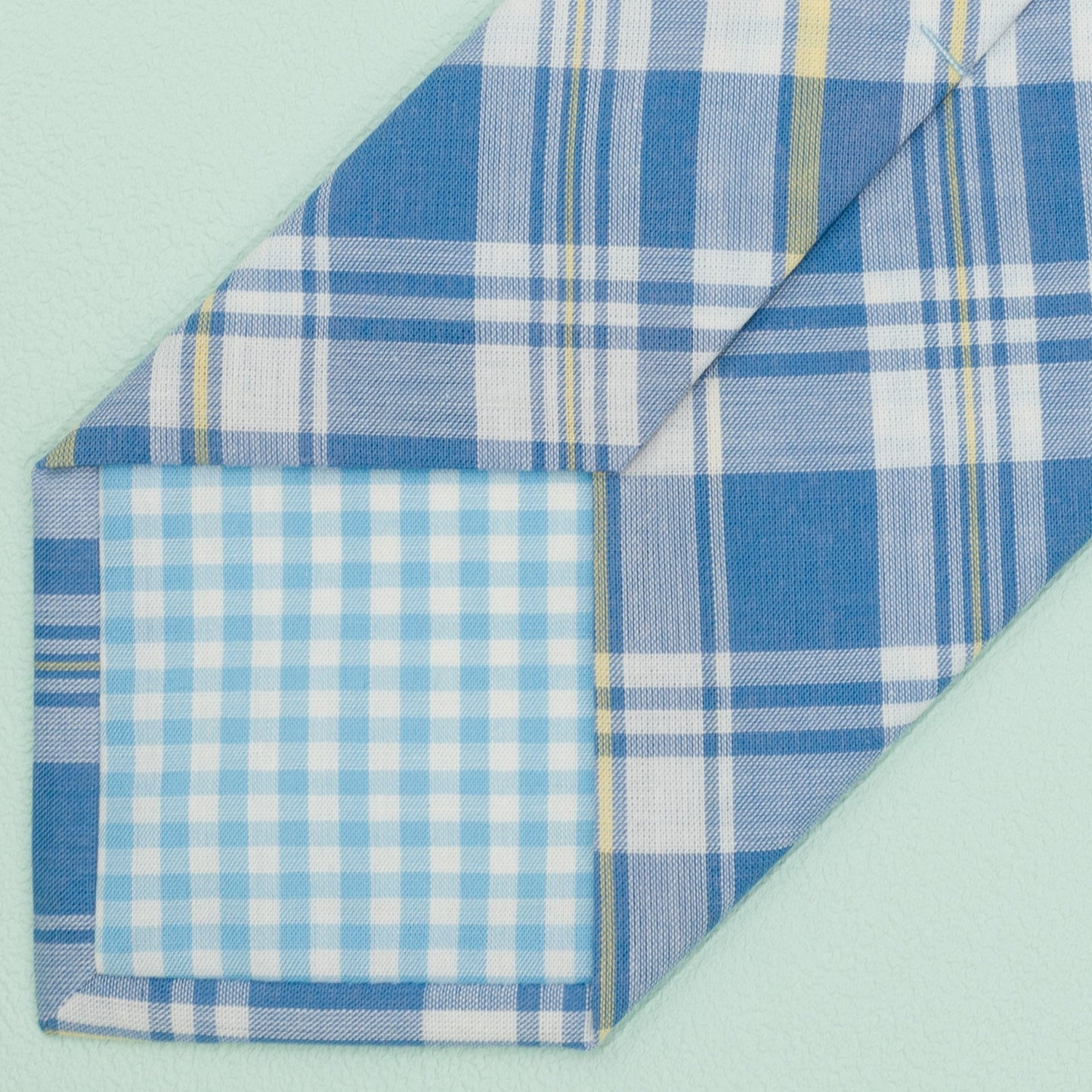 ライトブルーのマドラスチェック柄プレッピーネクタイ｜FOURBUTTONS Necktie - FOURBUTTONS ONLINE