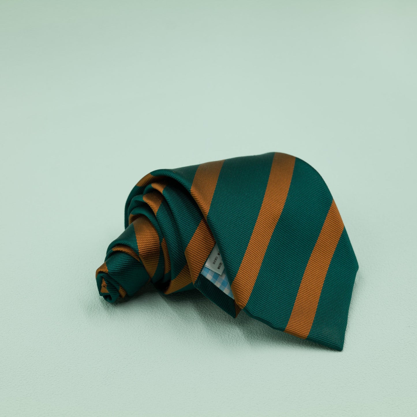 グリーンとオレンジのワンストライプネクタイ｜FOURBUTTONS Necktie - FOURBUTTONS ONLINE