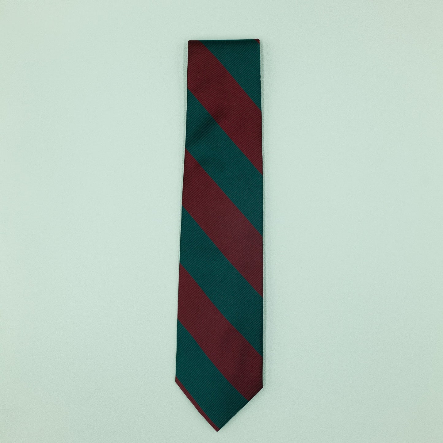 ダークレッドとグリーンのストライプ柄オーニングネクタイ｜FOURBUTTONS Necktie - FOURBUTTONS ONLINE
