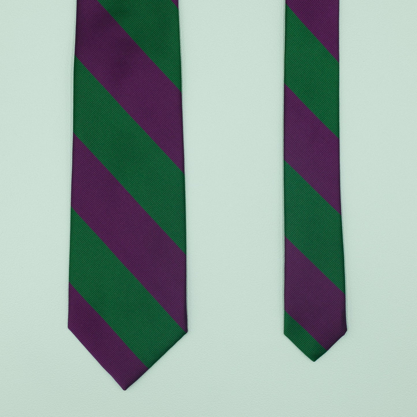 パープルとグリーンのストライプ柄オーニングネクタイ｜FOURBUTTONS Necktie - FOURBUTTONS ONLINE