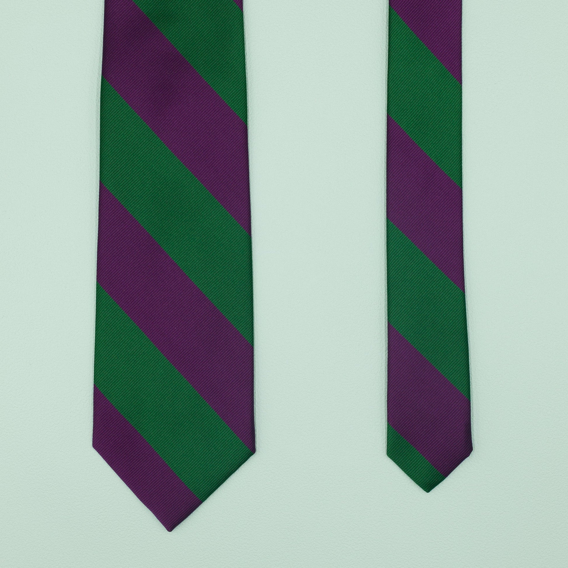 パープルとグリーンのストライプ柄オーニングネクタイ｜FOURBUTTONS Necktie - FOURBUTTONS ONLINE
