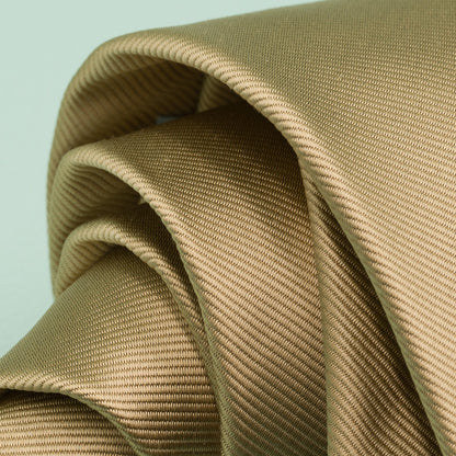 シャンパンゴールドの無地トゥルーソリッドネクタイ｜FOURBUTTONS Necktie - FOURBUTTONS ONLINE